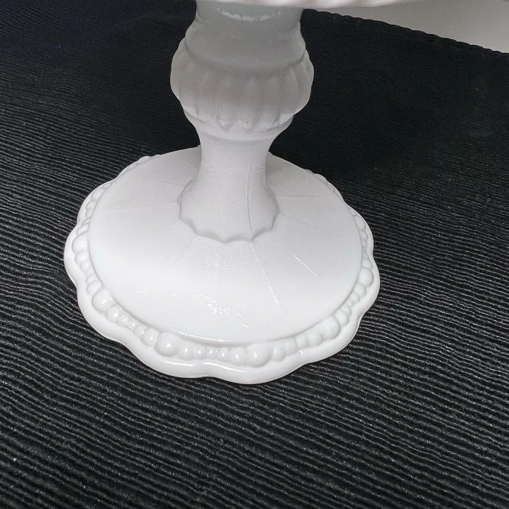 Vtg Indiana Glass Milk Glass Compote Floral Medallion‎ 6.5